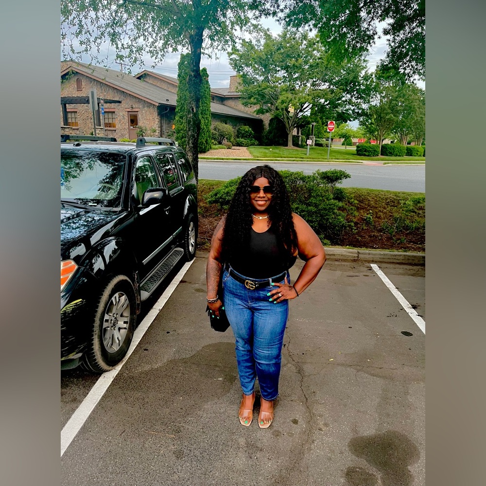 Meet your Posher, Monique